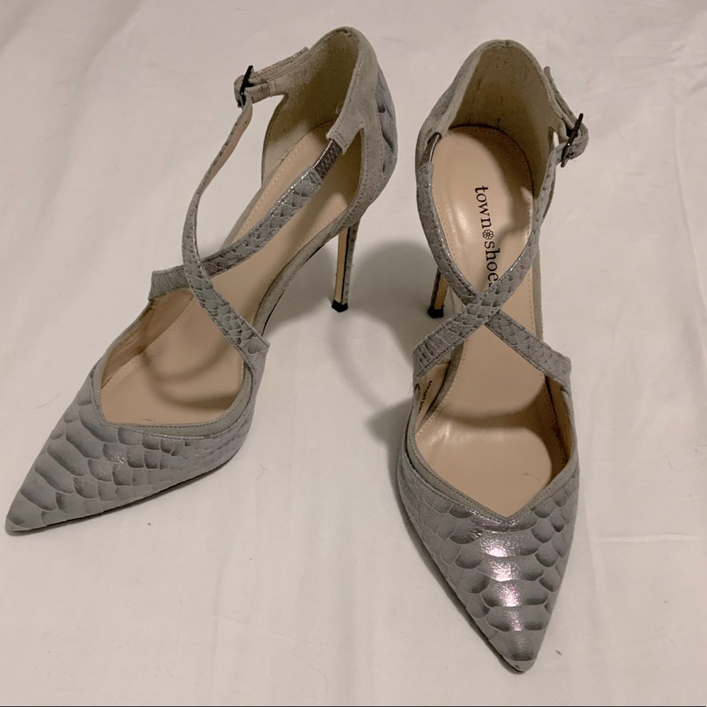 Sexy 4” grey/silver dressy shoes — worn once inside only